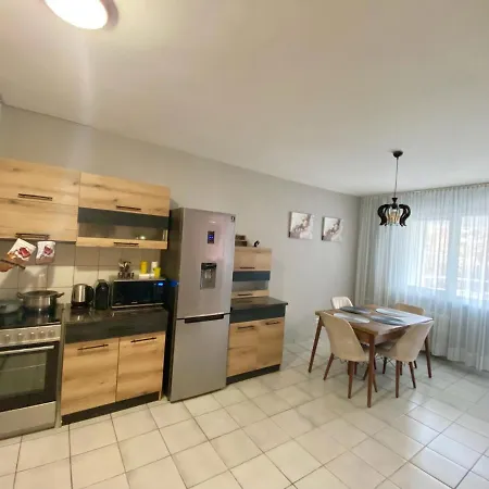 Spacious Next To South Park просторен до южен парк Location דירה סופיה