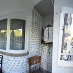 Spacious Next To South Park просторен до южен парк Location Daire *