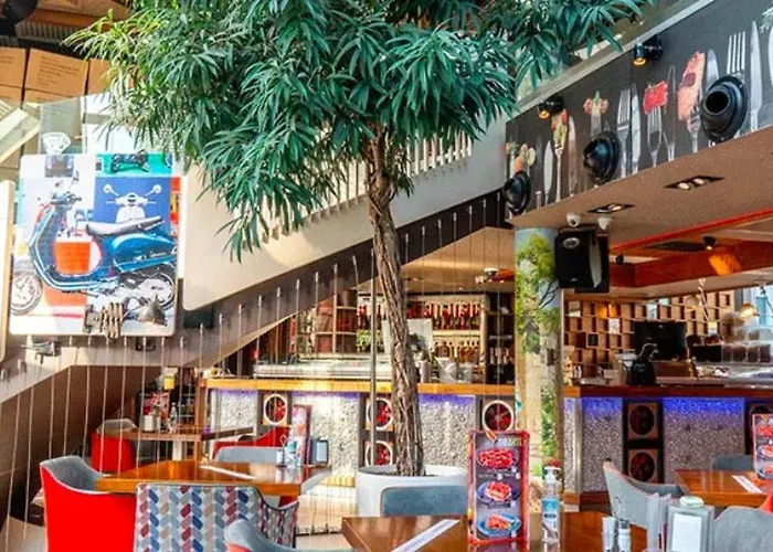 Spacious Next To South Park просторен до южен парк Location 公寓 *