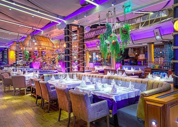 公寓 Spacious Next To South Park просторен до южен парк Location