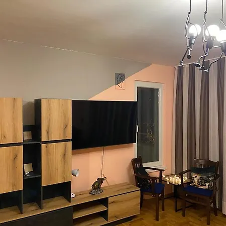 Apartment Spacious Next To South Park просторен до южен парк Location *