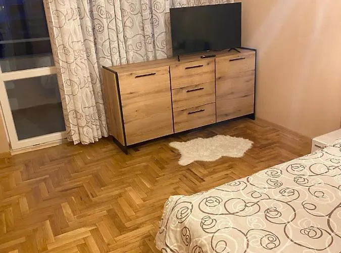 Lejlighed Spacious Next To South Park просторен до южен парк Location Sofia